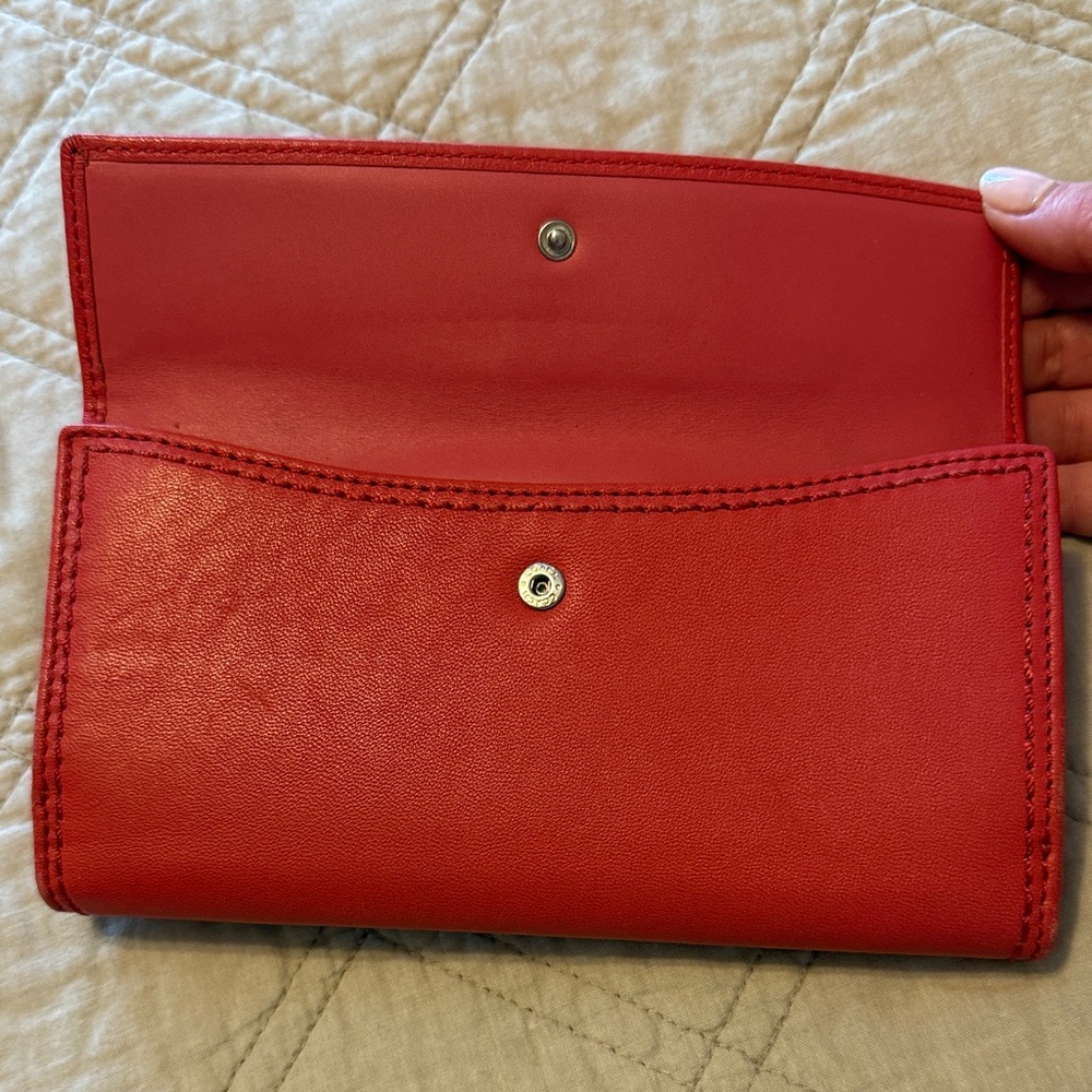 COACH. Pink Leather Women's Wallet - Picture 6 of 7